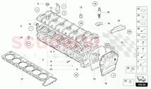 CYLINDER HEAD WITH STUDS AND CENTERING SLEEVE