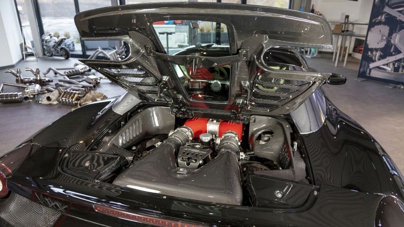 Photo of Capristo Engine Cover Set in Carbon Fibre (Spider) for the Ferrari 458 Italia / Spider - Image 3
