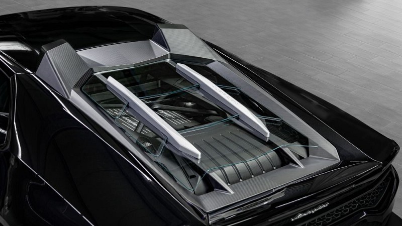 Photo of Capristo Engine Bonnet in Carbon (Coupe) for the Lamborghini Huracan LP610-4 - Image 5