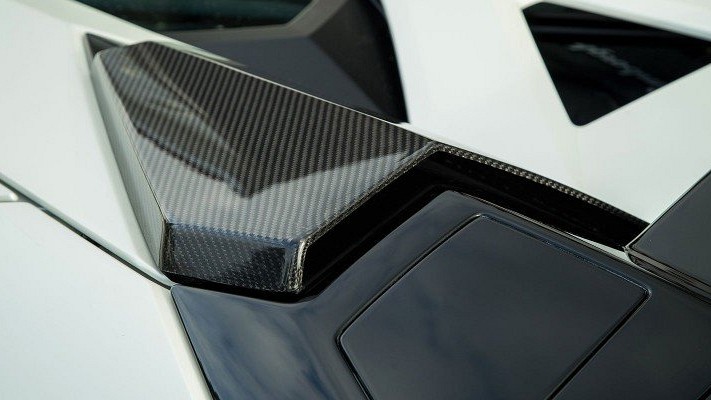 Photo of Novitec Roof-air-guide (Roadster only) for the Lamborghini Aventador Ultimae - Image 2