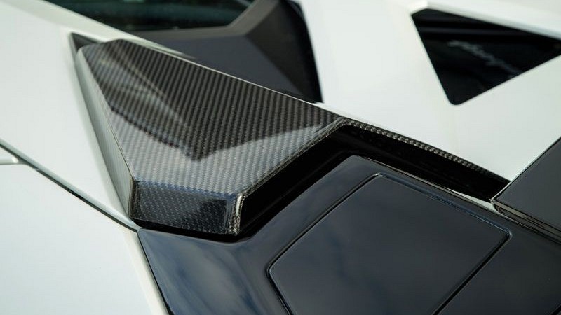 Photo of Novitec Roof Air Scoop (Roadster) for the Lamborghini Aventador LP700-4 - Image 3