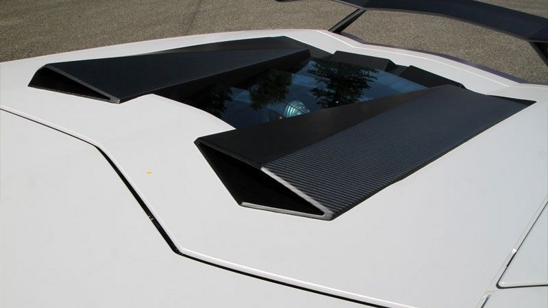 Photo of Novitec Roof Air Scoop (Coupe) for the Lamborghini Aventador LP700-4 - Image 3