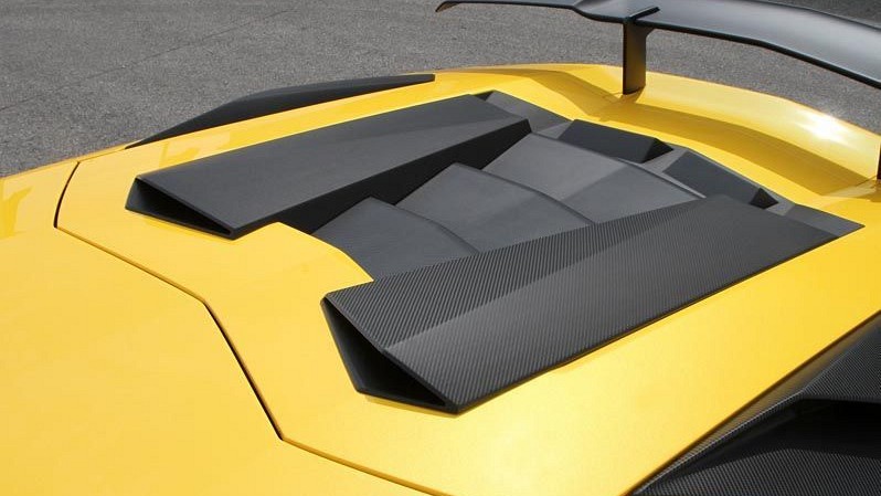 Photo of Novitec Roof Air Scoop for the Lamborghini Aventador SV LP750-4 - Image 3